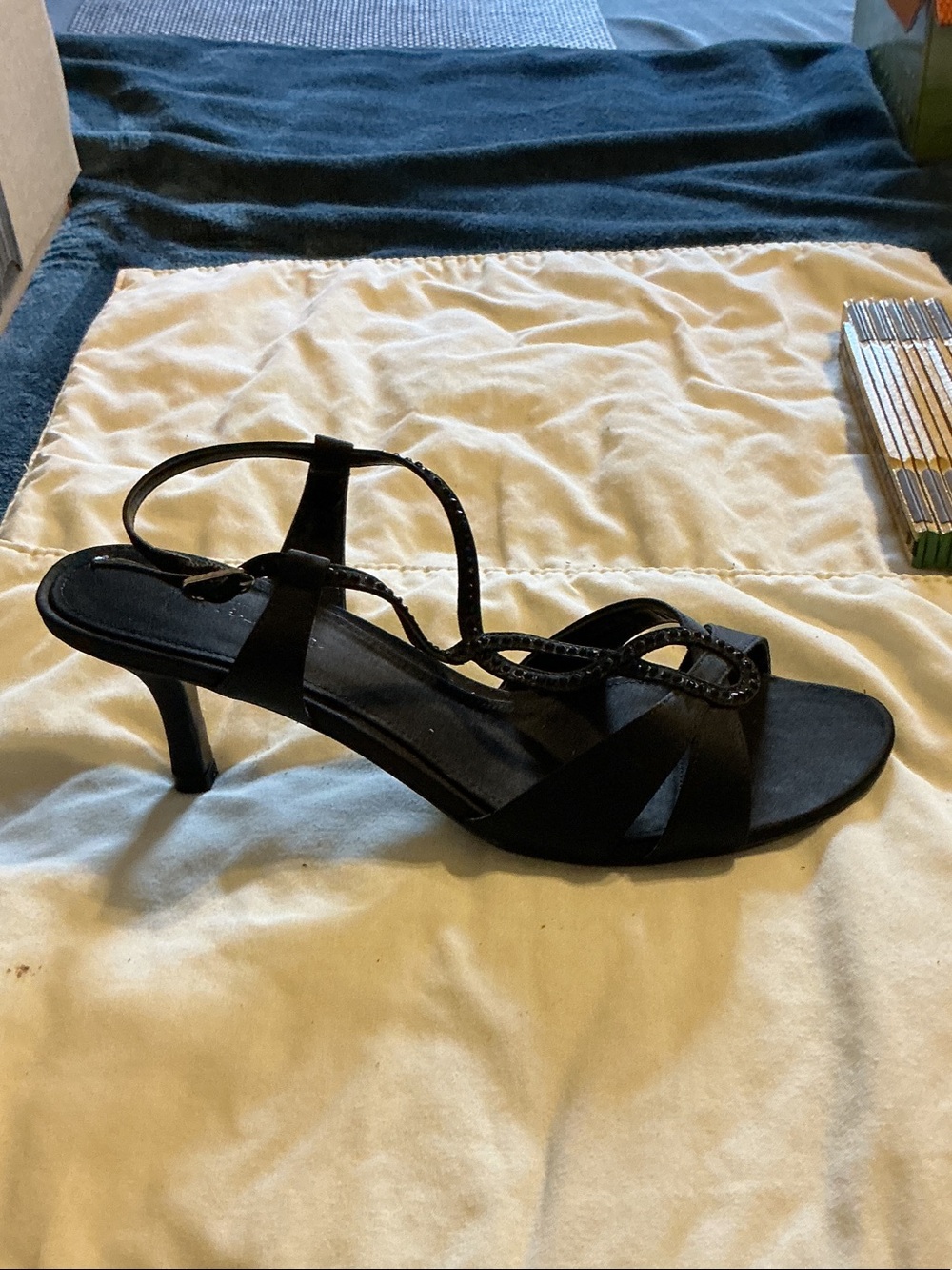 Metaphor Black Braided Strap Mid-Heel Sandals